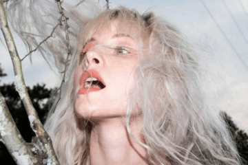 Com a volta do emo, Hayley Willians revelou quais as músicas da cena que marcaram seu crescimento pessoal e do Paramore. (Foto: Reprodução/Instagram)