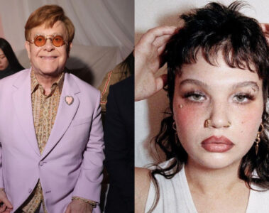 Elton John sorrindo em evento e Lola Young em retrato promocional, relacionada ao lançamento do single D£aler.