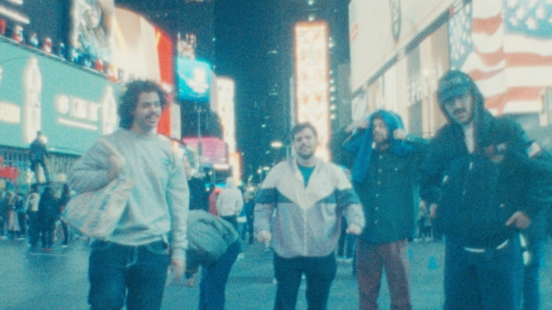 Banda Jovem Dionisio em Nova Iorque durante gravação do clipe de Não Pense