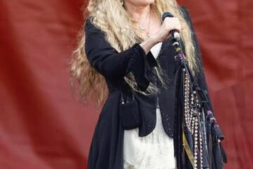 Stevie Nicks, cabeça do Fleetwood Mac, revelou quais foram suas inspirações femininas para se tornar uma rockstar. (Foto: Reprodução/Instagram)