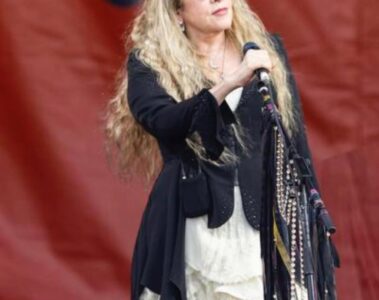 Stevie Nicks, cabeça do Fleetwood Mac, revelou quais foram suas inspirações femininas para se tornar uma rockstar. (Foto: Reprodução/Instagram)
