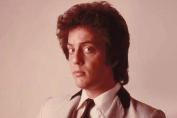 Retrato de Billy Joel nos anos 70, imagem usada no documentário And So It Goes, da HBO Max