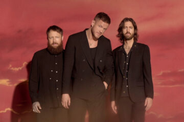 Integrantes da banda Imagine Dragons em ensaio promocional da turnê LOOM de 2025