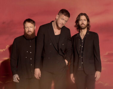 Integrantes da banda Imagine Dragons em ensaio promocional da turnê LOOM de 2025