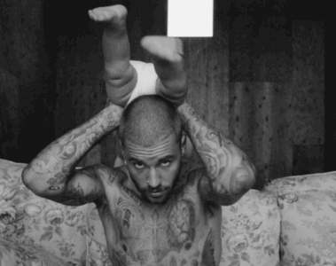 Justin Bieber em imagem promocional do álbum Swag II, previsto para lançamento em 04 de setembro.