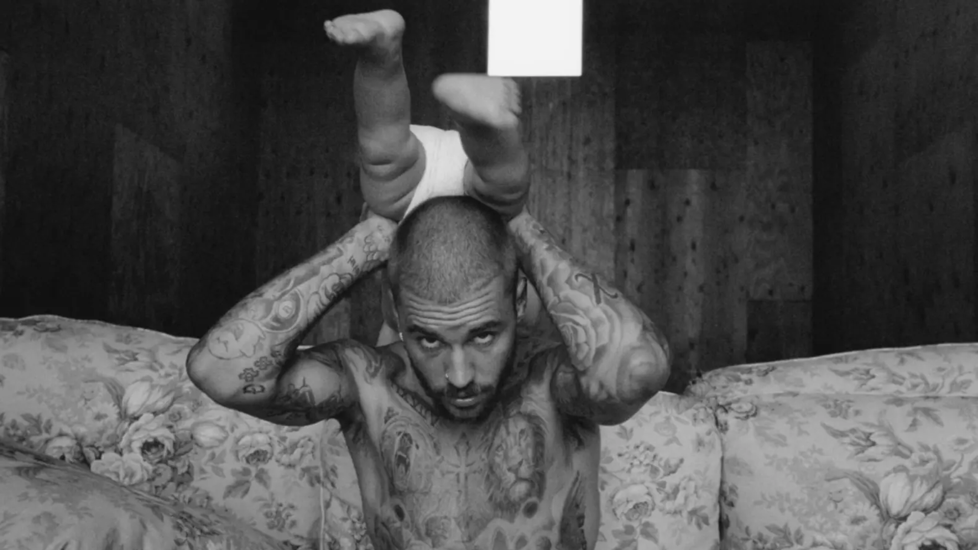 Justin Bieber em imagem promocional do álbum Swag II, previsto para lançamento em 04 de setembro.