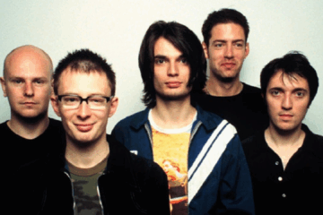 Integrantes do Radiohead posam para foto promocional nos anos 1990, época do álbum OK Computer.