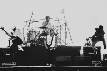 Forfun celebra 20 anos do álbum Teoria Dinâmica Gastativa com um show energético no Doce Maravilha 2025, no Jockey Club do Rio de Janeiro