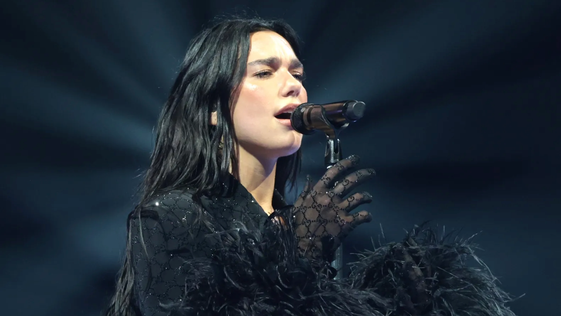 Dua Lipa se posiciona em defesa da Palestina após polêmica no Glastonbury — Kevin Mazur/Getty Images