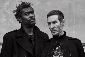 Banda Massive Attack retira músicas do Spotify em protesto político e ético. Banda Massive Attack retira músicas do Spotify em protesto político e ético.