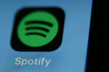Ícone do aplicativo Spotify em tela de smartphone.