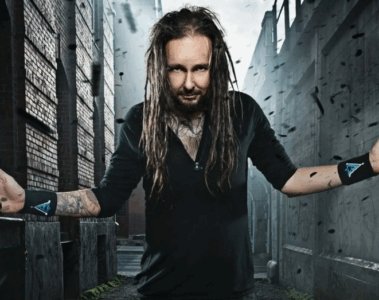 Issues, álbum lançado em 1999, foi o primeiro disco sóbrio de Jonathan Davis; entenda como foi a experiência do músico de se distanciar das substâncias sem reabilitação. (Foto; Divulgação)