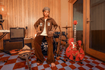 A australiana Tash Sultana está voltando ao Brasil! A Moodgate conversou com a artista sobre o retorno ao país e o lançamento do novo álbum.