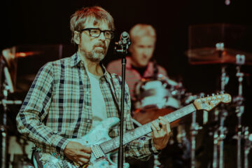 Rivers Cuomo, vocalista do Weezer, durante apresentação no Festival Índigo no Parque Ibirapuera, em São Paulo.