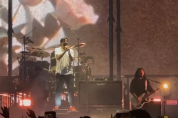 Chino Moreno durante o show do Deftones no festival Dia de los Deftones 2025 em San Diego