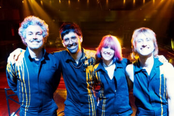 Supercombo posa no palco da Audio durante gravação do projeto Audio Sessions em São Paulo