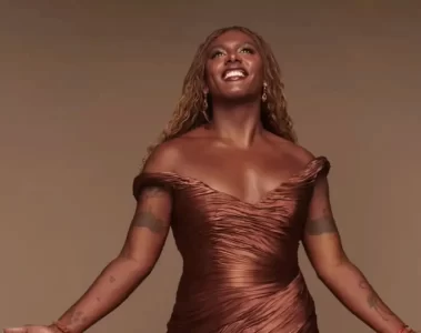 Liniker celebra fase de sucesso com o álbum Caju após vencer o Grammy Latino