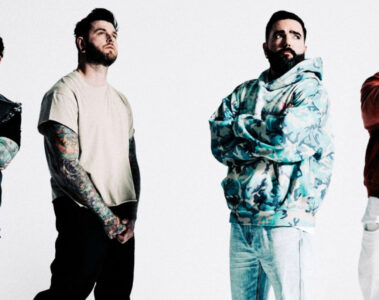 Foto promocional do A Day To Remember com os quatro integrantes posando lado a lado em fundo branco, em divulgação da turnê 2026 no Brasil.