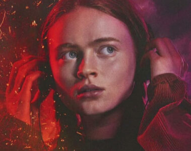 Cena de Stranger Things destacando a atmosfera sombria da série e sua trilha sonora marcante dos anos 1980.