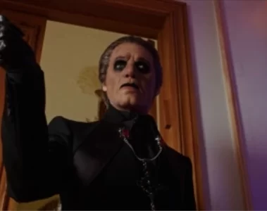 Frater Imperator em cena no lyric video do cover “It’s a Sin”, relançado pelo Ghost