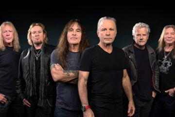 Integrantes do Iron Maiden em foto oficial da turnê Run For Your Lives World Tour 2026