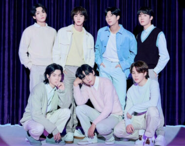 BTS, grupo de k-pop da BIGHIT MUSIC, em foto promocional oficial antes da turnê mundial de 2026