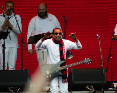 Jorge Ben Jor se apresentando ao vivo no palco do Rock The Mountain, em 2022