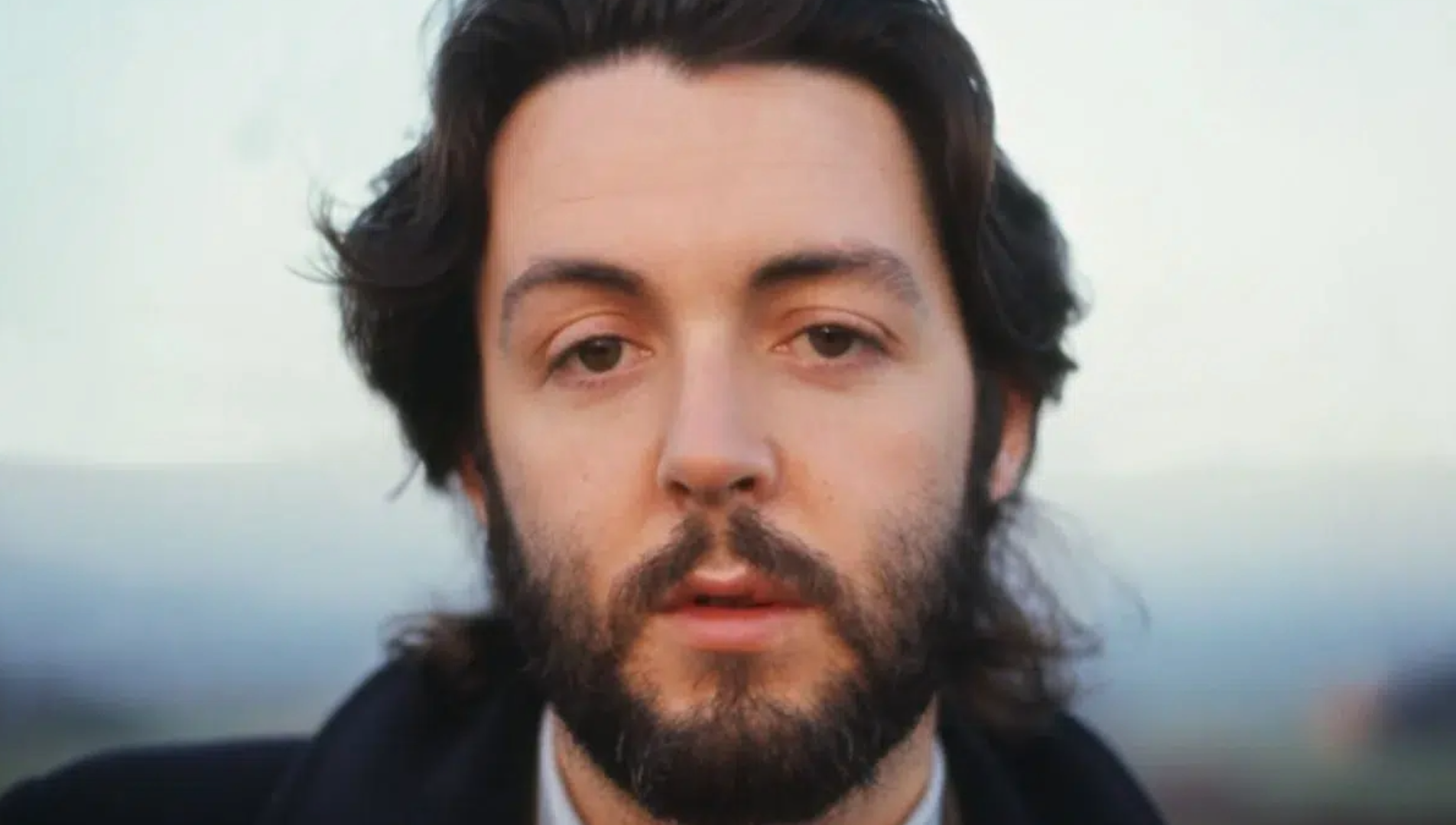 Paul McCartney em imagem promocional do documentário sobre sua carreira pós-Beatles