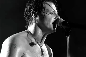 YUNGBLUD cantando “Zombie” ao vivo durante show em Brisbane na turnê pela Austrália