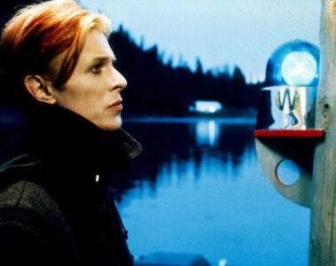 David Bowie durante sua fase em Berlim em 1977, período em que lançou a música “Sound and Vision”