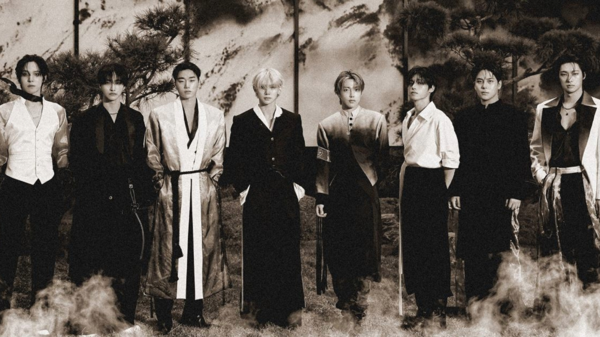 Integrantes do ATEEZ em imagem promocional do novo comeback, com conceito visual sóbrio e estética cinematográfica.