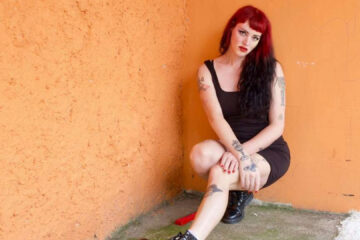 Bijoux Cone, tecladista do The Gossip, em foto promocional para show em São Paulo