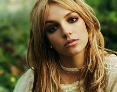 Britney Spears em imagem promocional associada à venda de seu catálogo musical