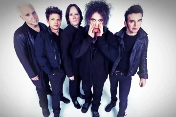 Integrantes do The Cure em foto promocional do álbum Songs of a Lost World.