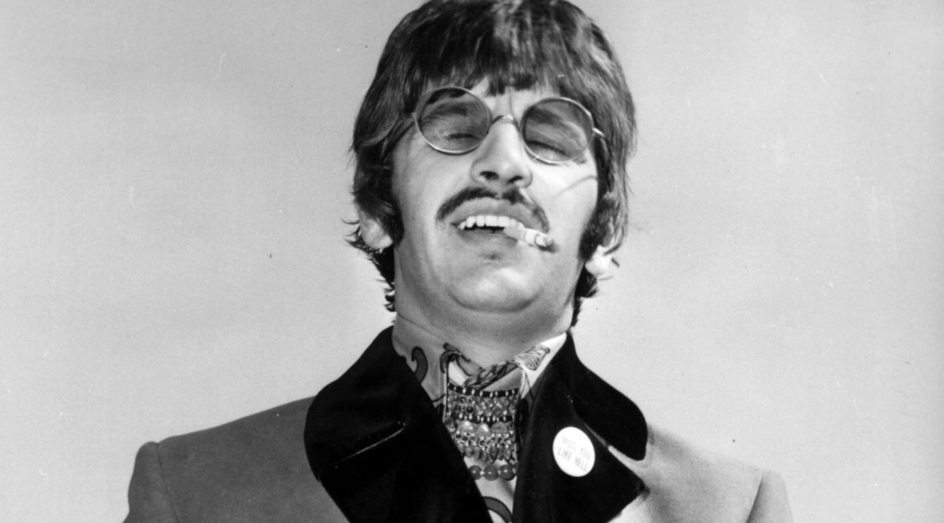 Ringo Starr em foto clássica dos anos 1960 durante a era dos Beatles