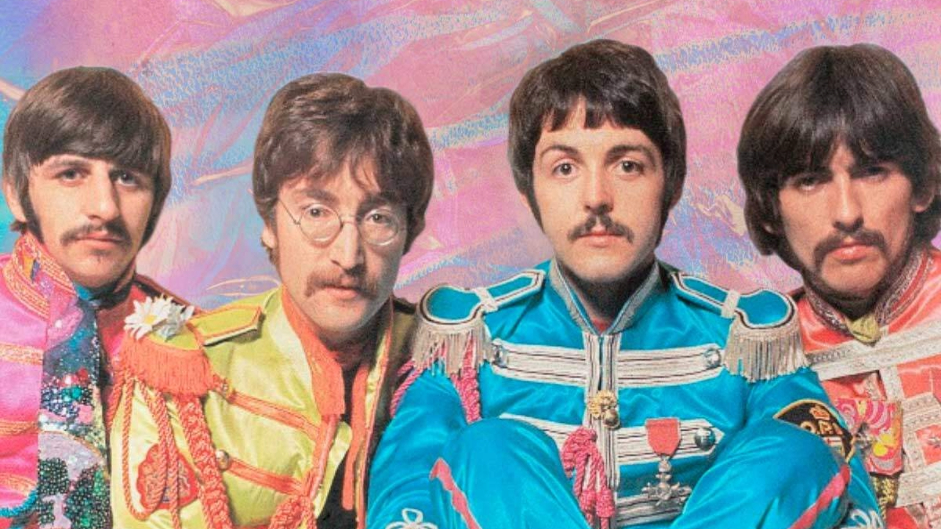 Os Beatles na era Sgt. Pepper com bigodes, durante fase psicodélica da banda nos anos 1960