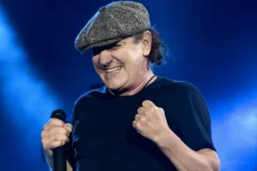Brian Johnson durante apresentação ao vivo do AC/DC