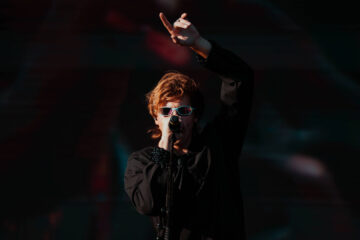 Ruel se apresentando no Lollapalooza Brasil 2026 no Autódromo de Interlagos, em São Paulo, durante o primeiro dia do festival