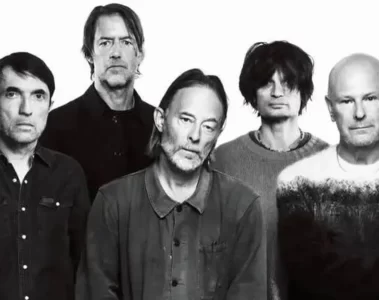 Banda Radiohead em retrato preto e branco