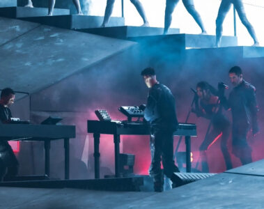 Nine Inch Nails se apresenta ao vivo com Boys Noize em show no Coachella