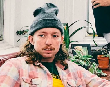 Brady Ebert, ex-guitarrista do Turnstile, envolvido em caso de atropelamento nos Estados Unidos