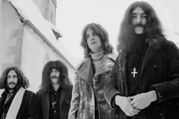 Formação original do Black Sabbath em foto clássica em preto e branco