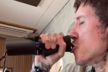 Oli Sykes gravando vocais em estúdio para nova versão de Count Your Blessings