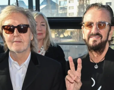 Paul McCartney e Ringo Starr juntos em evento, ex-integrantes dos Beatles colaboram em novo álbum solo