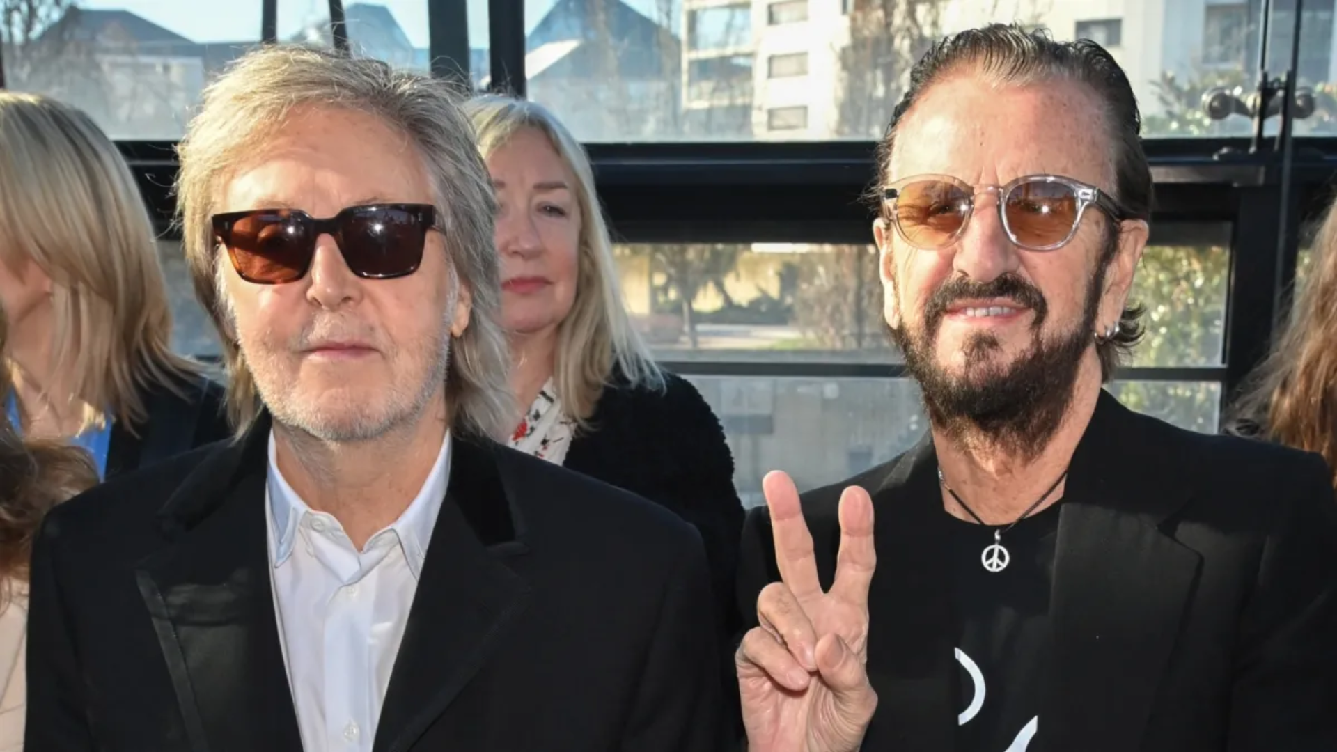 Paul McCartney e Ringo Starr juntos em evento, ex-integrantes dos Beatles colaboram em novo álbum solo