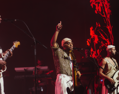 Gilsons se apresenta no Vivo Rio durante show da turnê Eu Vejo Luz em maio de 2026