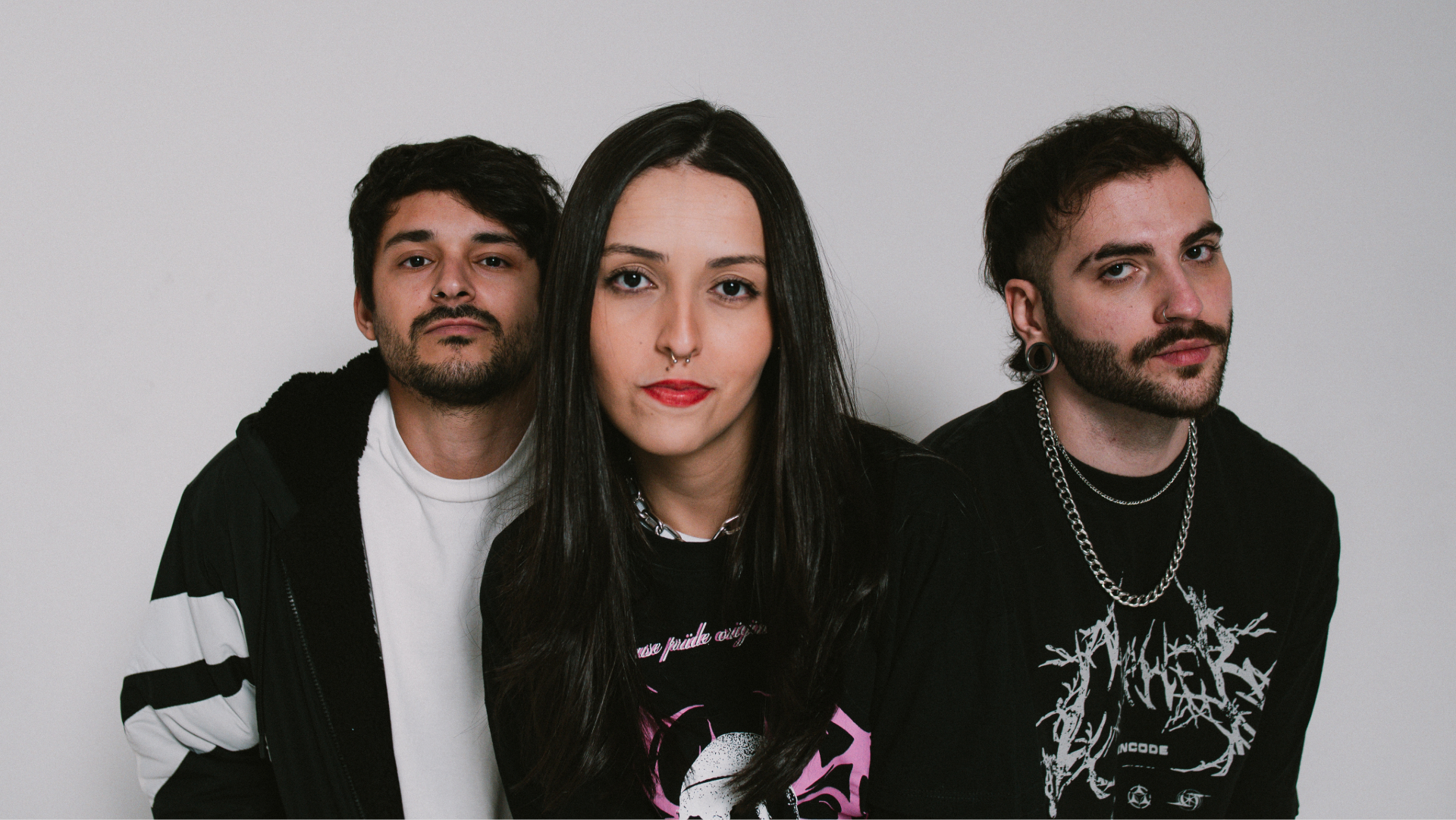 Integrantes da banda Chromaline em foto promocional do single “ONYX”