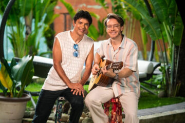 Jorge Vercillo e Balara durante gravação do clipe da música “Algo Me Diz”, parceria inédita entre os artistas
