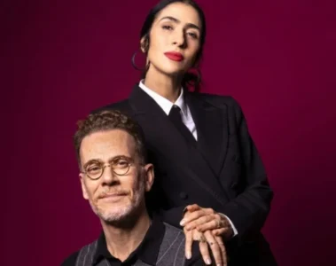 Nando Reis e Marisa Monte posam juntos em imagem de divulgação da nova versão de Pra Você Guardei o Amor