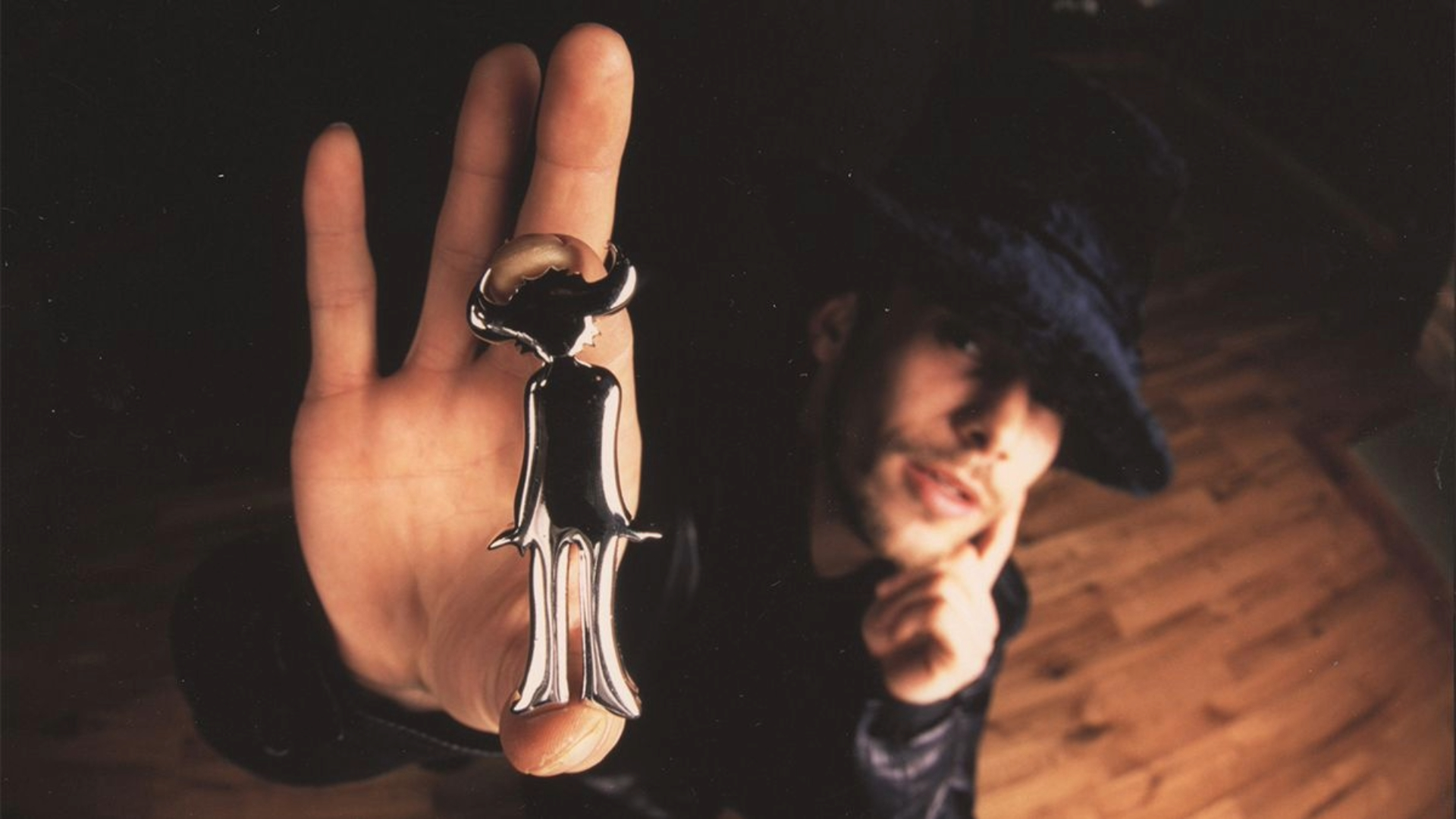 Imagem promocional do Jamiroquai anunciando retorno ao Brasil com show em São Paulo após oito anos